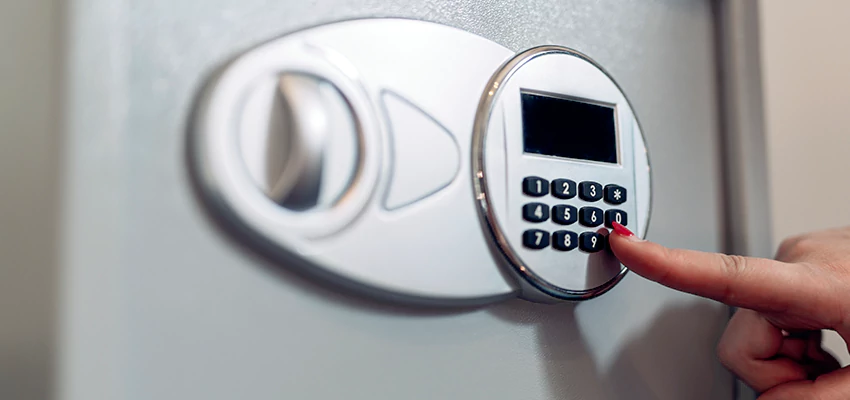 Jewelry Safe Cracking in Anderson, California